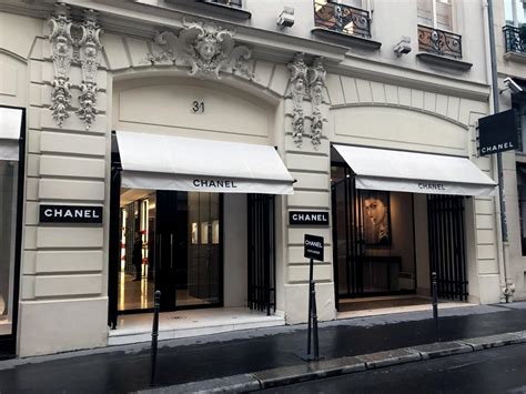 chanel to open private stores|Chanel stores for top customers.